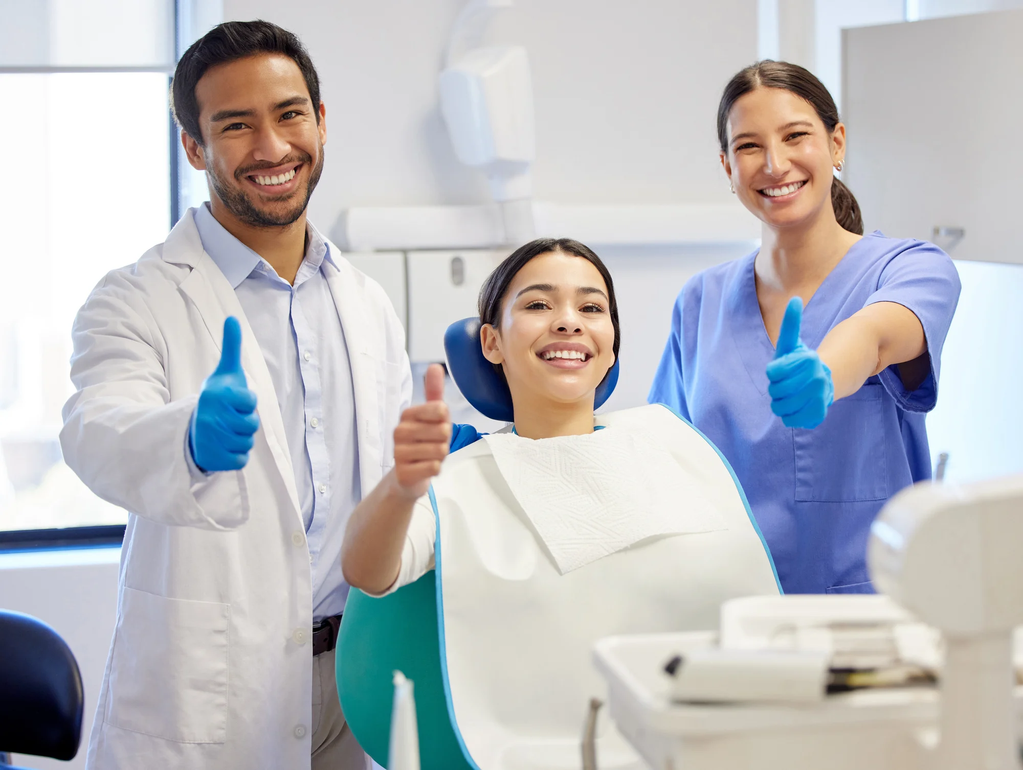 patient satisfied with the services of a dentist near me (28173)
